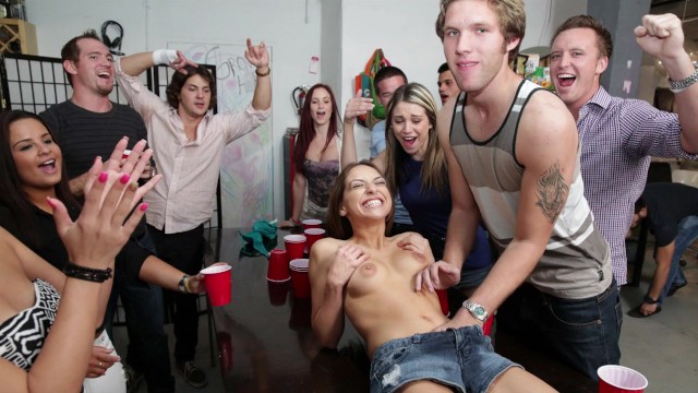 (phim không che) Em Tây sex party nhóm chịch cuồng nhiệt sướng mê