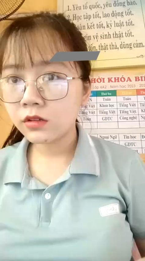 clip sex - Cô giáo xinh lén show lồn khi đang trong lớp